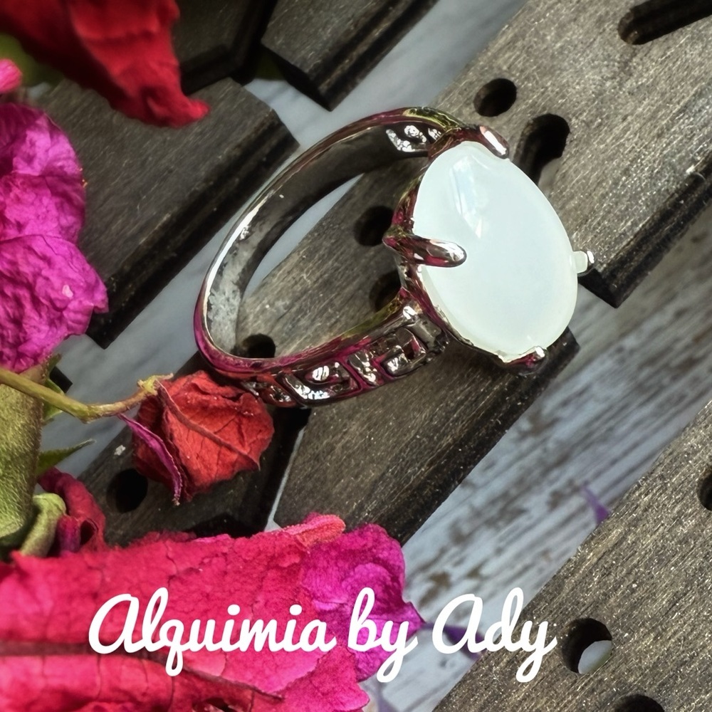 Silver and White jade Ring